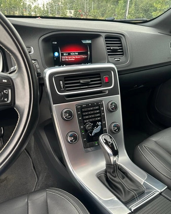 Volvo V60 cena 59800 przebieg: 182000, rok produkcji 2016 z Płock małe 781